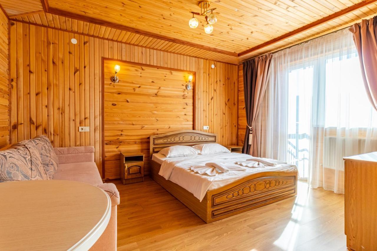 Zeleniy Bir Hotel Буковел Екстериор снимка